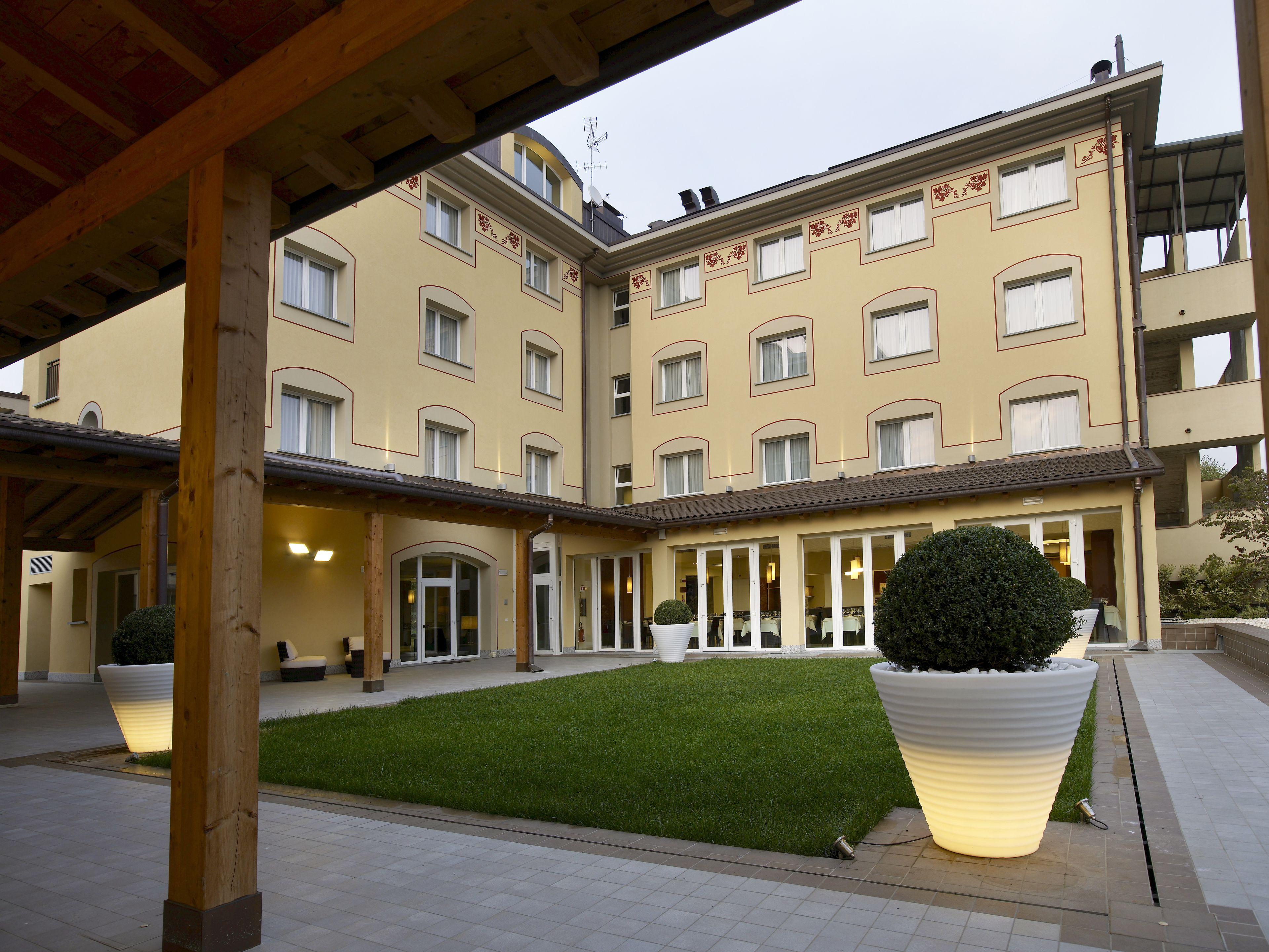 4 Hotel vicino al Centro Commerciale Arese: Guida Pratica