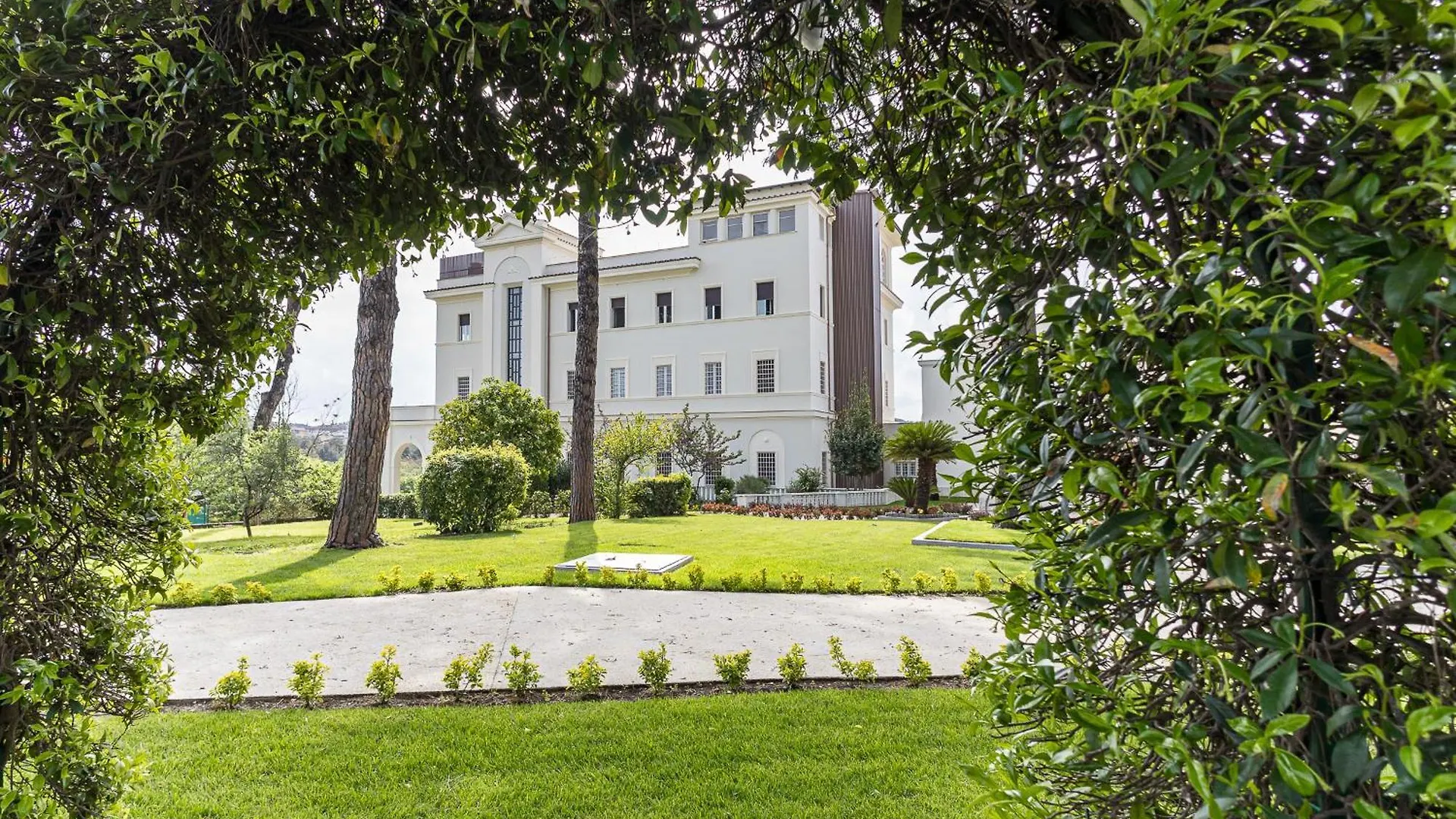 Soggiornare vicino al Vaticano: 6 Hotel per Famiglie a Confronto