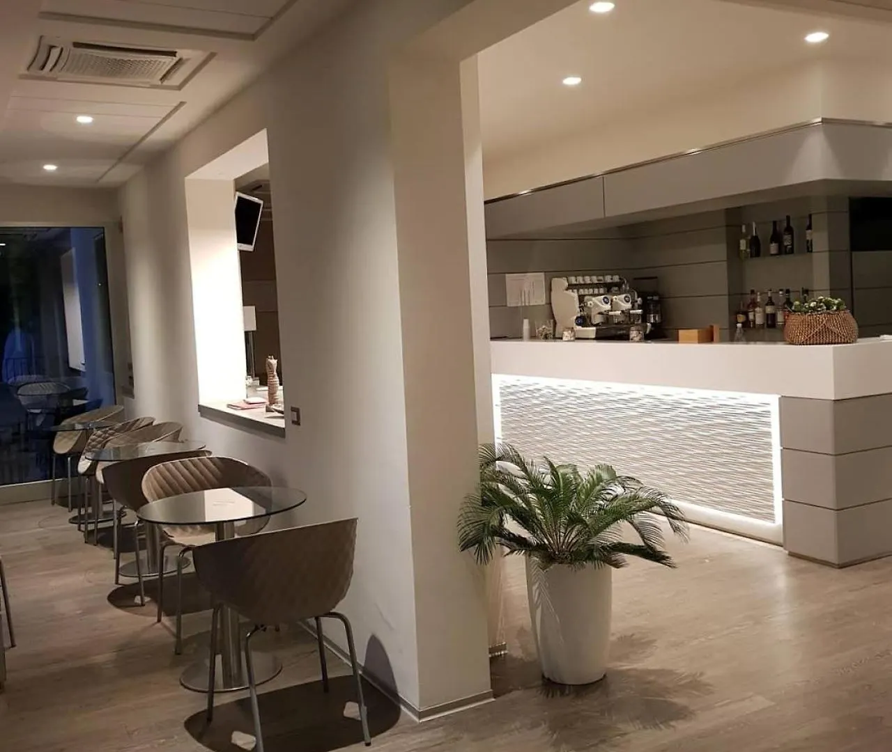 Soggiorno a Marina Centro: 6 Hotel per Famiglie a Confronto
