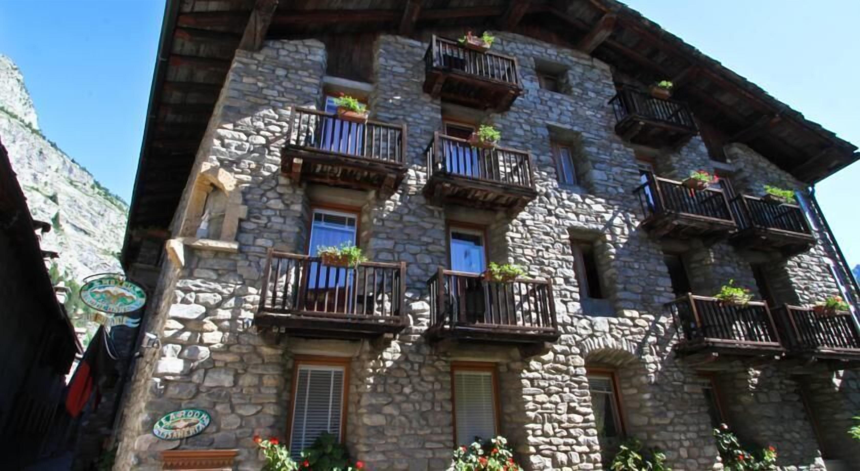 8 Hotel per Famiglie vicino alla Funivia Checrouit che Funzionano
